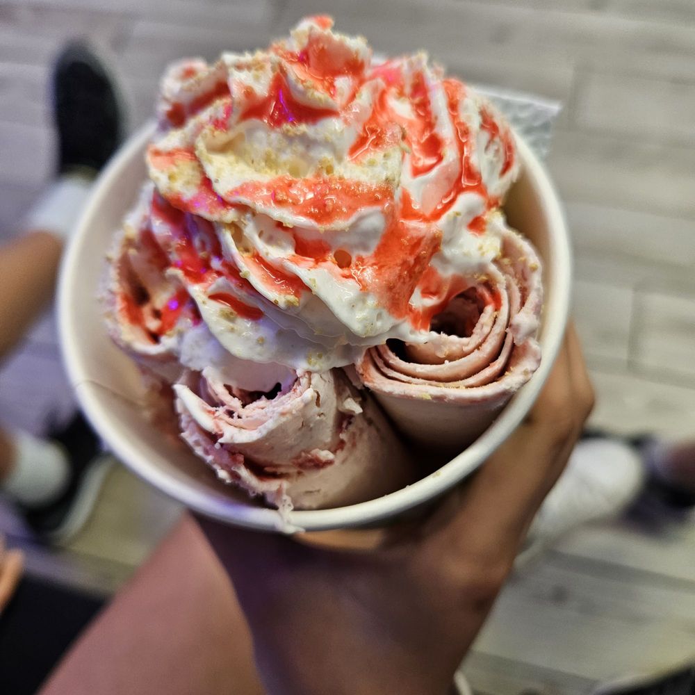 Spoonz Hand Rolled Ice Cream Logo