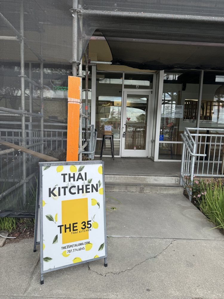 The 35 thai kitchen