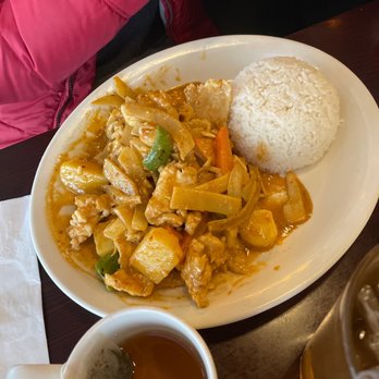 ViVi Pho - Panang Curry Stir-Fry Plate - Vietnamese Near Me - Glendale, Colorado ViVi Pho - Panang Curry Stir-Fry Plate - Vietnamese Near Me - Glendale, Colorado