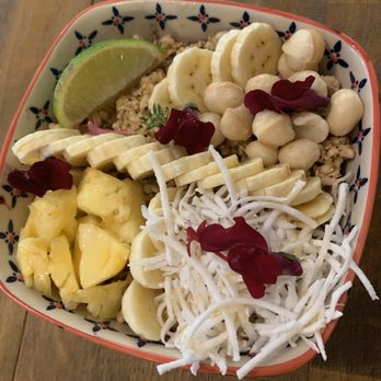 Aa Roots Maui - Tropical açaí bowl. - Vegan Near Me - Lahaina, Hawaii