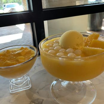 Hui Lau Shan - The Jumbo Mango Chewy and small Mango Saga - Desserts Near Me - Irvine, California Hui Lau Shan - The Jumbo Mango Chewy and small Mango Saga - Desserts Near Me - Irvine, California