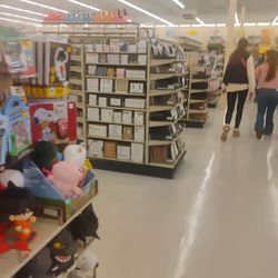 Aisle of item's