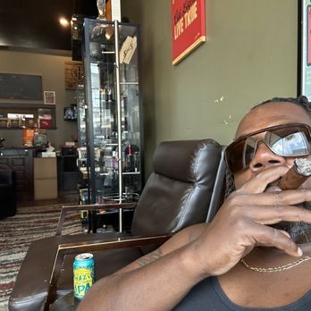 Tinder Box - I found my spot! - Tobacco Shops Near Me - Memphis, Tennessee