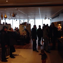 Restaurang Radjos - The waiting line. This picture was taken around Christmas, as you can tell by the Christmas decorations.