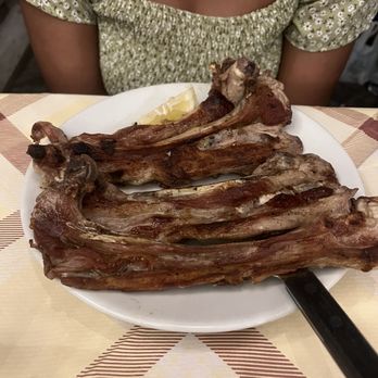 Da Enzo al 29 - Lambchops on the Grill (Abbacchio all Scottadito) - Roman Near Me - Rome, RM Da Enzo al 29 - Lambchops on the Grill (Abbacchio all Scottadito) - Roman Near Me - Rome, RM