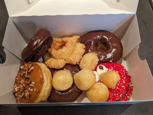 Marietta Donuts (Johnson Ferry Rd, Marietta) by null