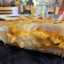 Mac n Cheese Sandwhich (can't remember the name!)