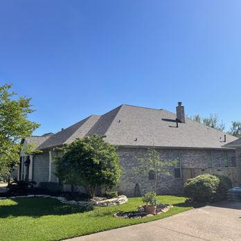 Your TX Roofer - a view of the front of the house - Roofing Near Me - College Station, Texas Your TX Roofer - a view of the front of the house - Roofing Near Me - College Station, Texas