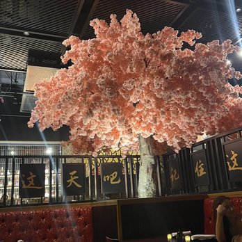 P.F. Chang's - Main dining room - Chinese Near Me - Atlantic City, New Jersey