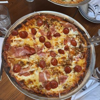 Eno’s Pizza Tavern - 14" Regular Pig Smiley - Pizza Near Me - Dallas, Texas Eno’s Pizza Tavern - 14" Regular Pig Smiley - Pizza Near Me - Dallas, Texas