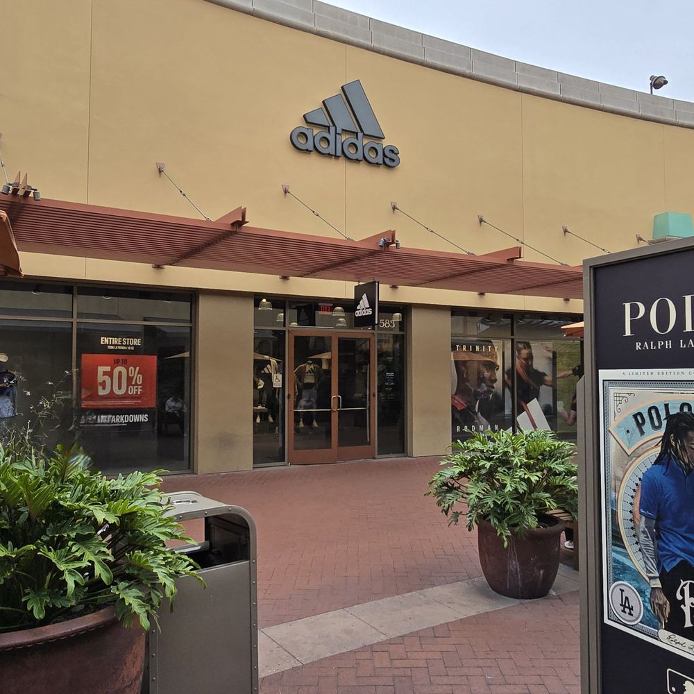 adidas outlet lake elsinore