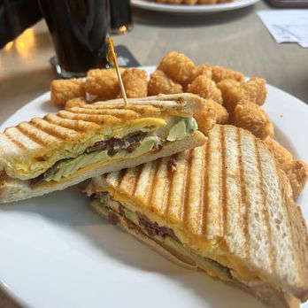 The Franklin Tap - Breakfast sandwich - American Near Me - Chicago, Illinois
