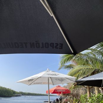Le Tub - Seating - Burgers Near Me - Hollywood, Florida Le Tub - Seating - Burgers Near Me - Hollywood, Florida