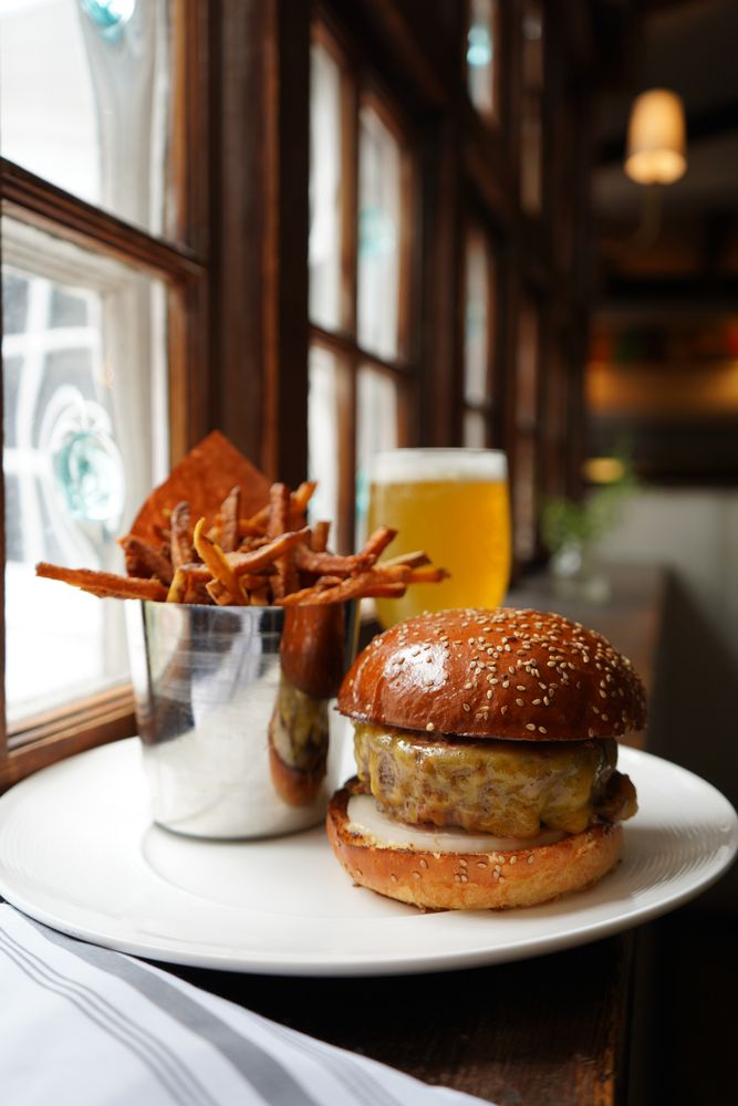 Mirabelle Restaurant & Tavern