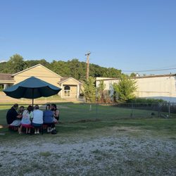 Jolly Cone Drive-In - Dogs who bark at customers