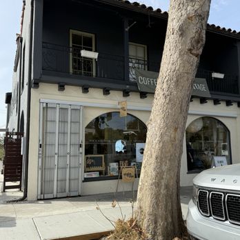 Masterpiece Coffee - You can go through the store or enter on the left side. - Coffee & Tea Near Me - Berkeley, California