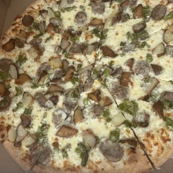 Capisce Pizzeria - Go To Town pie long hots, sausage and potato delish - Pizza Near Me - Morris Plains, New Jersey