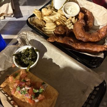 Treylor Park - Saint Augustine - Treylor park pot pie; fish and chips - Cocktail Bars Near Me - St. Augustine, Florida