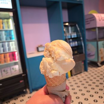 Van Leeuwen Ice Cream - Long Beach - Ice Cream & Frozen Yogurt Near Me - Long Beach, California Van Leeuwen Ice Cream - Long Beach - Ice Cream & Frozen Yogurt Near Me - Long Beach, California