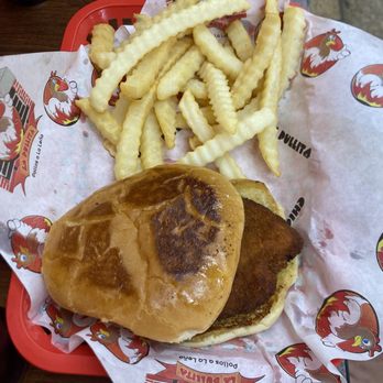 Chicken Pullita - 11. Chicken Burger with Fries - Mexican Near Me - Weatherford, Texas
