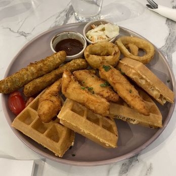 Evviva Breakfast & Lunch - Chicken & waffles - Breakfast & Brunch Near Me - Toronto, Ontario