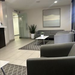Brown Road Dental - Clean, beautiful waiting area