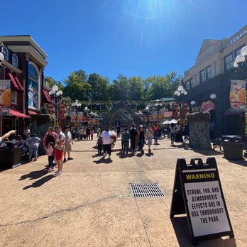 Six Flags Over Georgia - Main Street dolled up for Frightfest - Amusement Parks Near Me - Austell, Georgia Six Flags Over Georgia - Main Street dolled up for Frightfest - Amusement Parks Near Me - Austell, Georgia