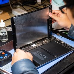 Oasis Savvy - Keller Phone Repair Expert - Broken iPad Pro Screen Replacement