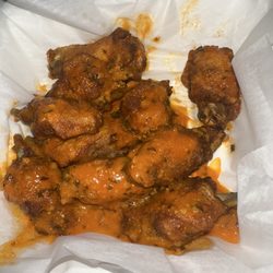 Oozy's Pizza - "Parm garlic wings"