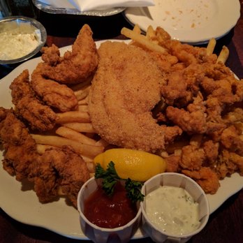 Pappadeaux Seafood Kitchen - Seafood sampler - Cajun/Creole Near Me - Grapevine, Texas