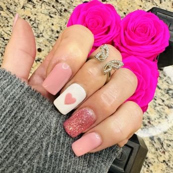 Sparkly Nails - Valentines Day themed nails - Nail Salons Near Me - Laguna Hills, California