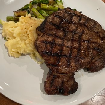 Flat Top Grill - steak, mashed potatoes and broccoli - Seafood Near Me - Pooler, Georgia