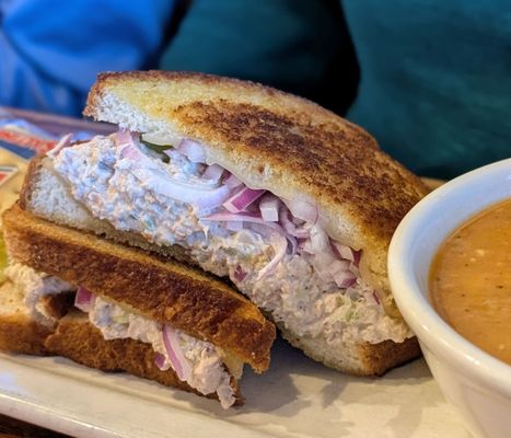 Hilltop Fish Fare & Steakhouse by null