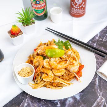 Maui Pho - Shrimp Pad Thai - Asian Fusion Near Me - Bakersfield, California Maui Pho - Shrimp Pad Thai - Asian Fusion Near Me - Bakersfield, California