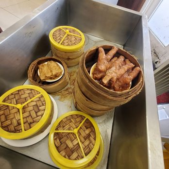 Ginger & Garlic - Chicken feet to the right. - Dim Sum Near Me - Honolulu, Hawaii