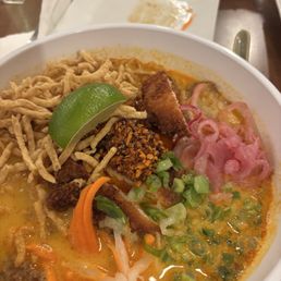 Kao Soi With Crispy Chicken