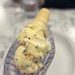 Leatherby's Family Creamery- Folsom - Birthday cake ice cream