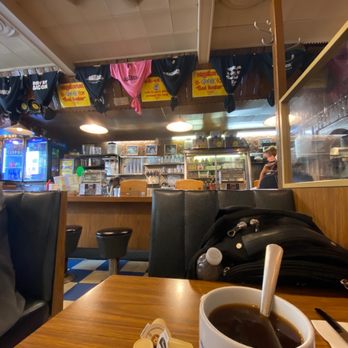 Rainbow Restaurant - Taking in the sights - Breakfast & Brunch Near Me - Oshawa, Ontario