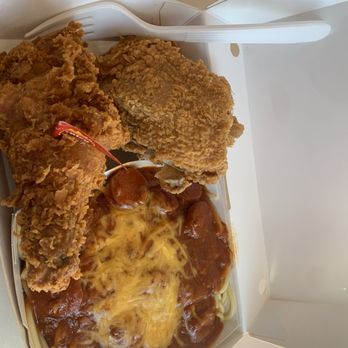Jollibee - Fried chicken and sweet spaghetti - Fast Food Near Me - Pinellas Park, Florida Jollibee - Fried chicken and sweet spaghetti - Fast Food Near Me - Pinellas Park, Florida