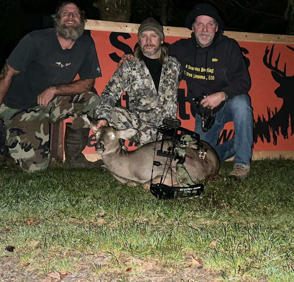 4 Seasons Outfitters Logo