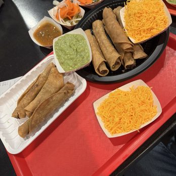 Ronaldo's Taco Shop - 3 Rolled Tacos guacamole,cheese, Rolled Tacos (5) - Mexican Near Me - Mission Viejo, California