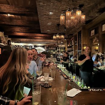 Barrique Kitchen & Wine Bar - Bar view - Tapas Bars Near Me - Babylon, New York