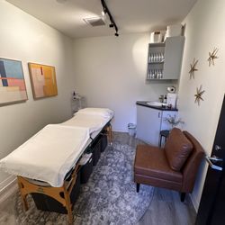 Intersectional Fertility - Treatment room.