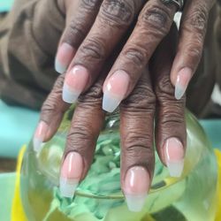 Nez's Nailz Salon & Spa Boutique