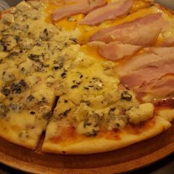 Sei Dolce Pilar - Pizza sabor Rocquefor y checar y pancetta.