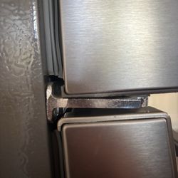 Appliance Man - Bent hinge