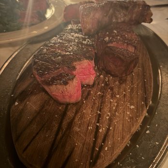 Keens Steakhouse - Prime Porterhouse - Steakhouses Near Me - New York, New York Keens Steakhouse - Prime Porterhouse - Steakhouses Near Me - New York, New York