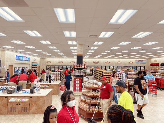 BUC-EES - Updated December 2024 - 155 Photos & 83 Reviews - 2500 Buc-ee ...