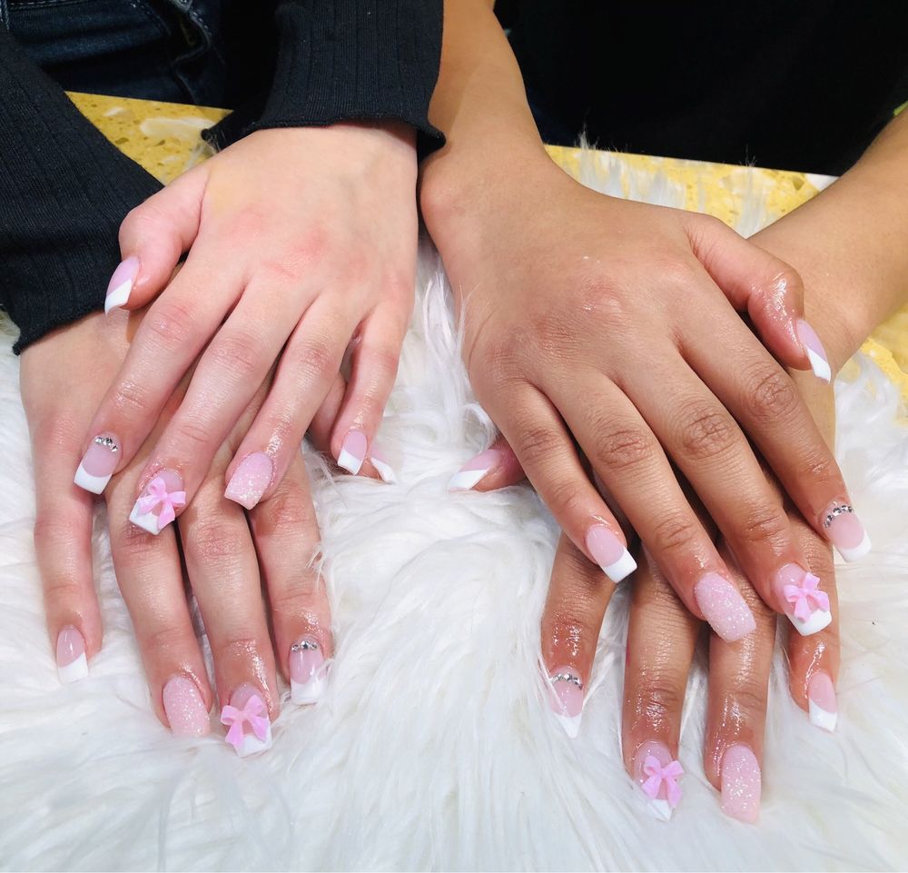 CC's Nail Salon & Spa Logo