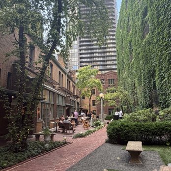 Café Crèmerie - Cafes Near Me - Chicago, Illinois
